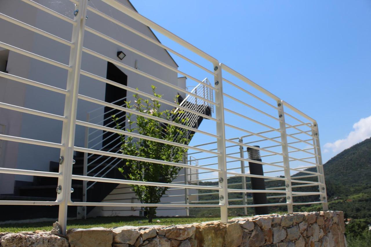 Apartmán Abelia 4 Pietra Ligure Exteriér fotografie